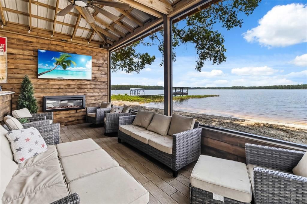 For Sale: $1,290,000 (4 beds, 3 baths, 3535 Square Feet)