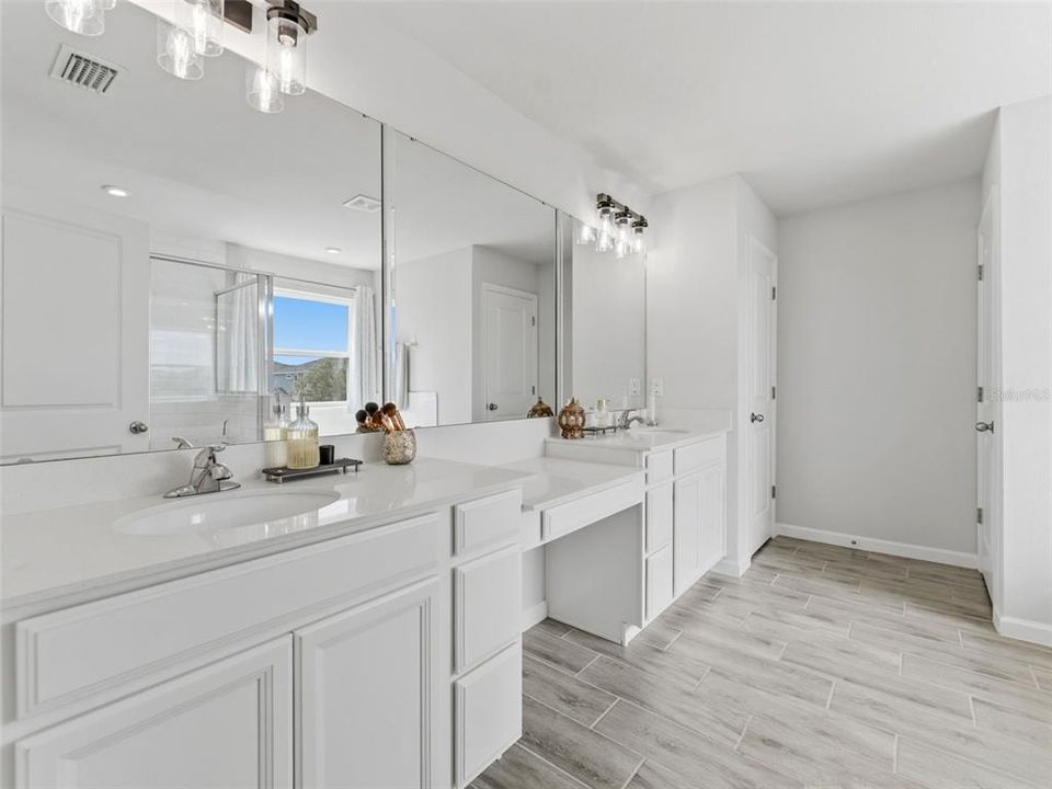 En Venta: $429,900 (4 camas, 2 baños, 2446 Pies cuadrados)