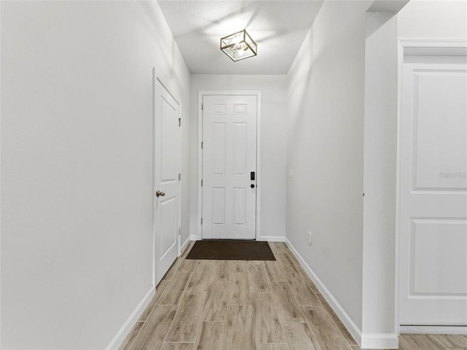 En Venta: $429,900 (4 camas, 2 baños, 2446 Pies cuadrados)