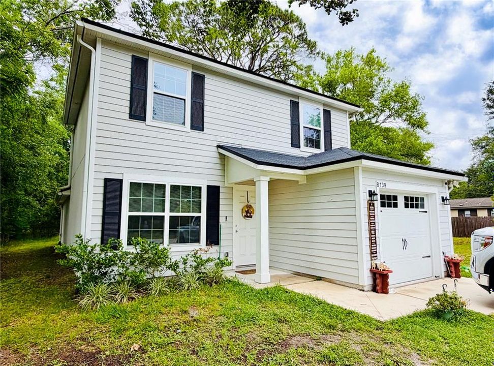 For Sale: $319,000 (4 beds, 2 baths, 1660 Square Feet)