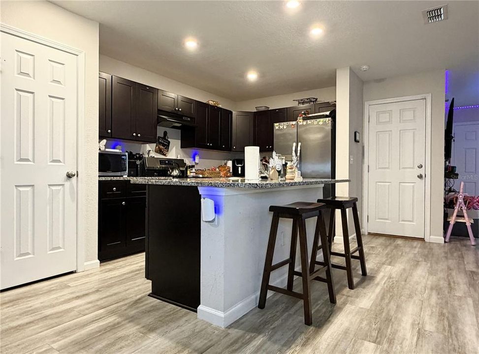 For Sale: $319,000 (4 beds, 2 baths, 1660 Square Feet)