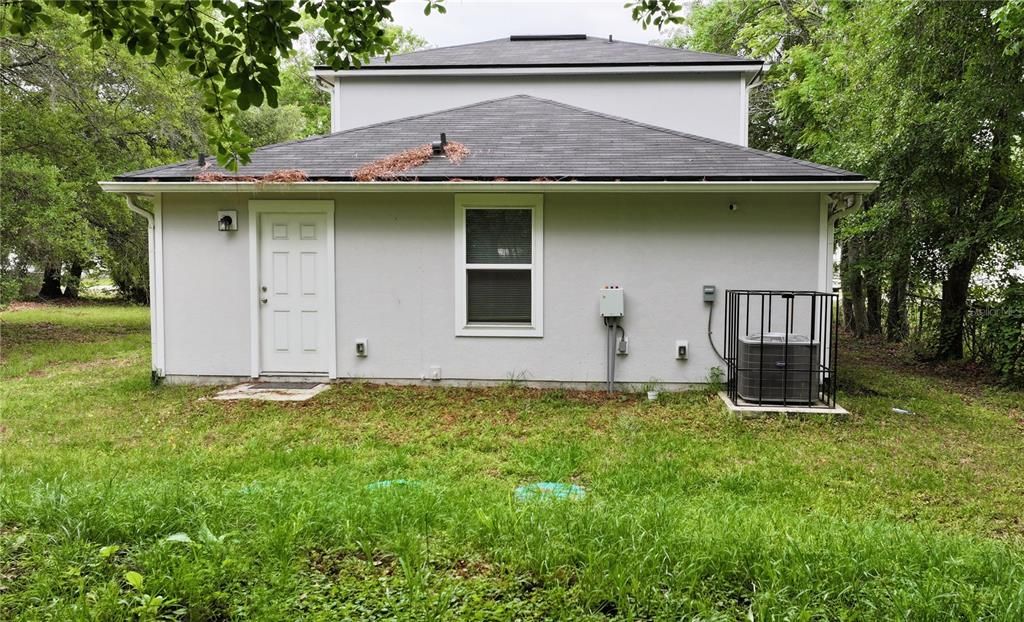 For Sale: $319,000 (4 beds, 2 baths, 1660 Square Feet)
