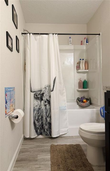For Sale: $319,000 (4 beds, 2 baths, 1660 Square Feet)