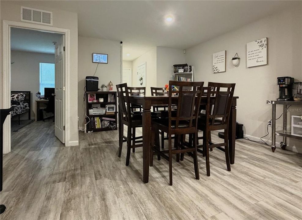 For Sale: $319,000 (4 beds, 2 baths, 1660 Square Feet)