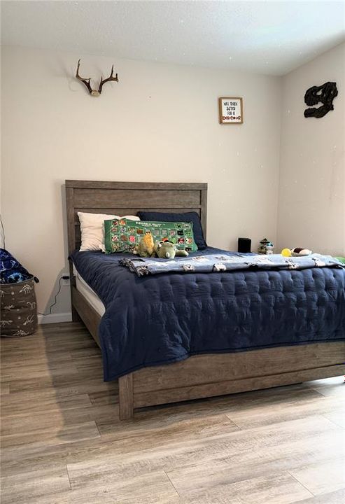 For Sale: $319,000 (4 beds, 2 baths, 1660 Square Feet)