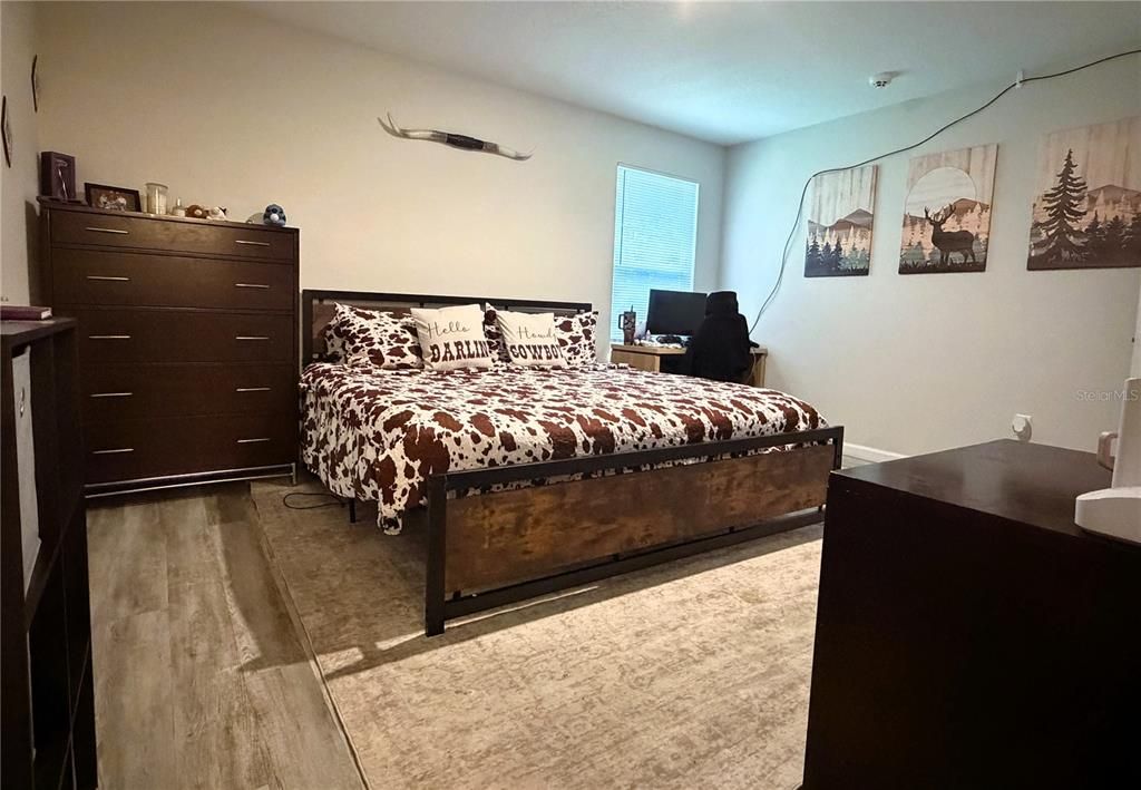 For Sale: $319,000 (4 beds, 2 baths, 1660 Square Feet)