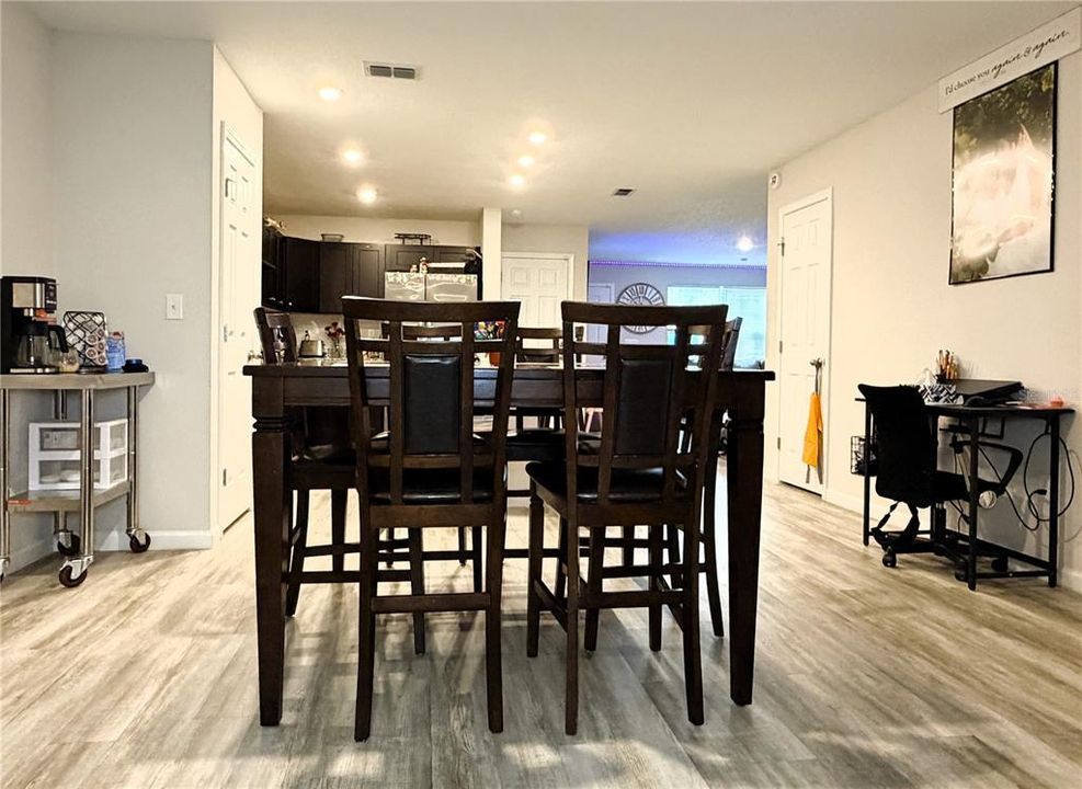 For Sale: $319,000 (4 beds, 2 baths, 1660 Square Feet)