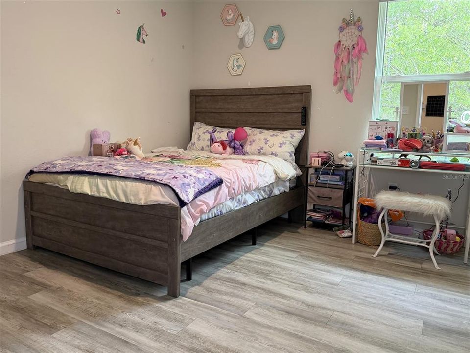 For Sale: $319,000 (4 beds, 2 baths, 1660 Square Feet)
