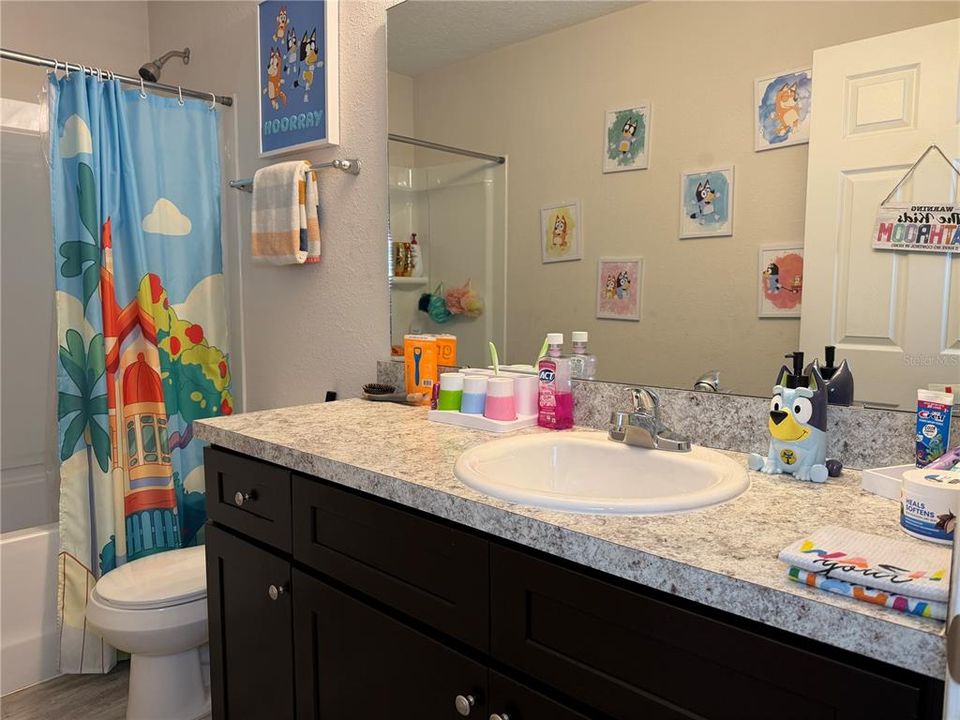For Sale: $319,000 (4 beds, 2 baths, 1660 Square Feet)
