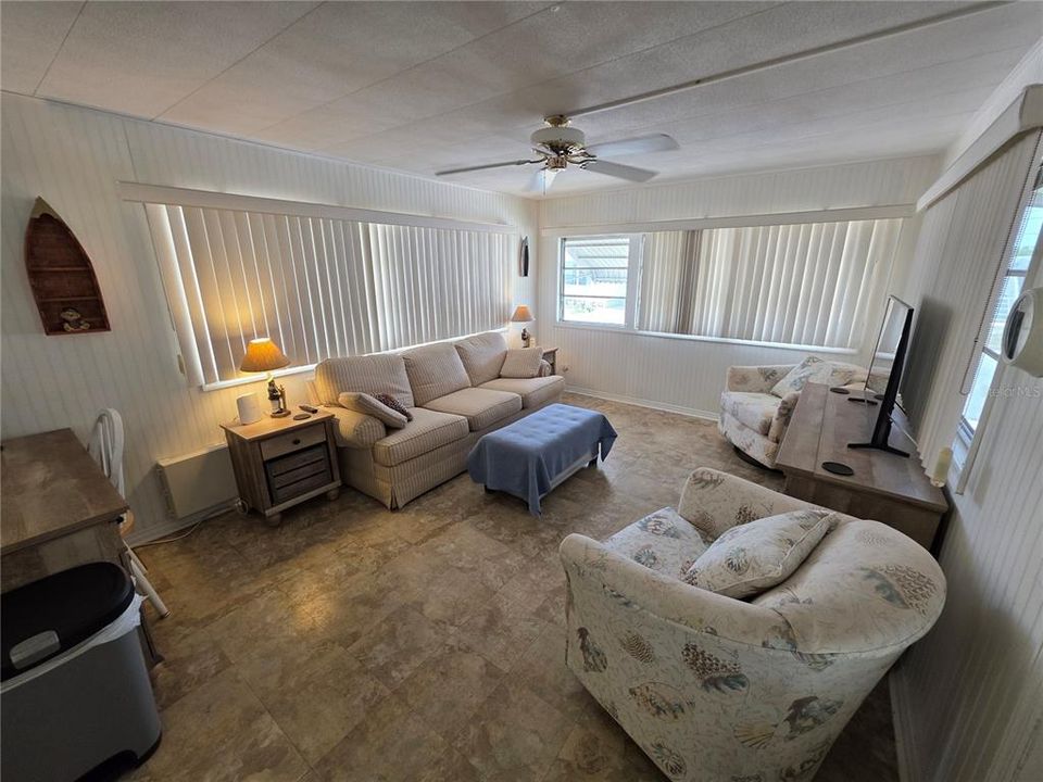 Active With Contract: $77,900 (1 beds, 1 baths, 540 Square Feet)