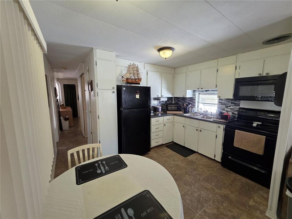 Active With Contract: $77,900 (1 beds, 1 baths, 540 Square Feet)