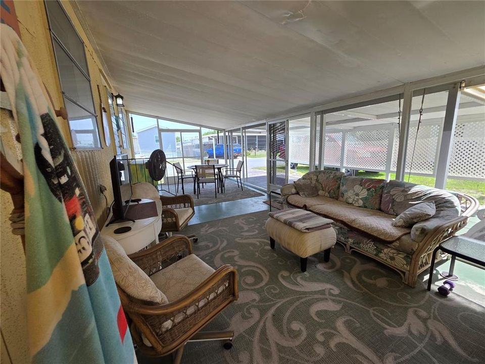 Active With Contract: $77,900 (1 beds, 1 baths, 540 Square Feet)