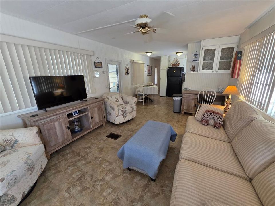 Active With Contract: $77,900 (1 beds, 1 baths, 540 Square Feet)