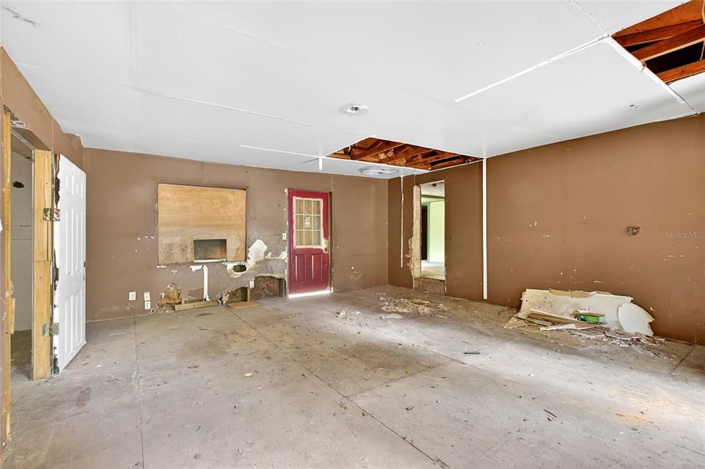 For Sale: $89,000 (3 beds, 1 baths, 1797 Square Feet)