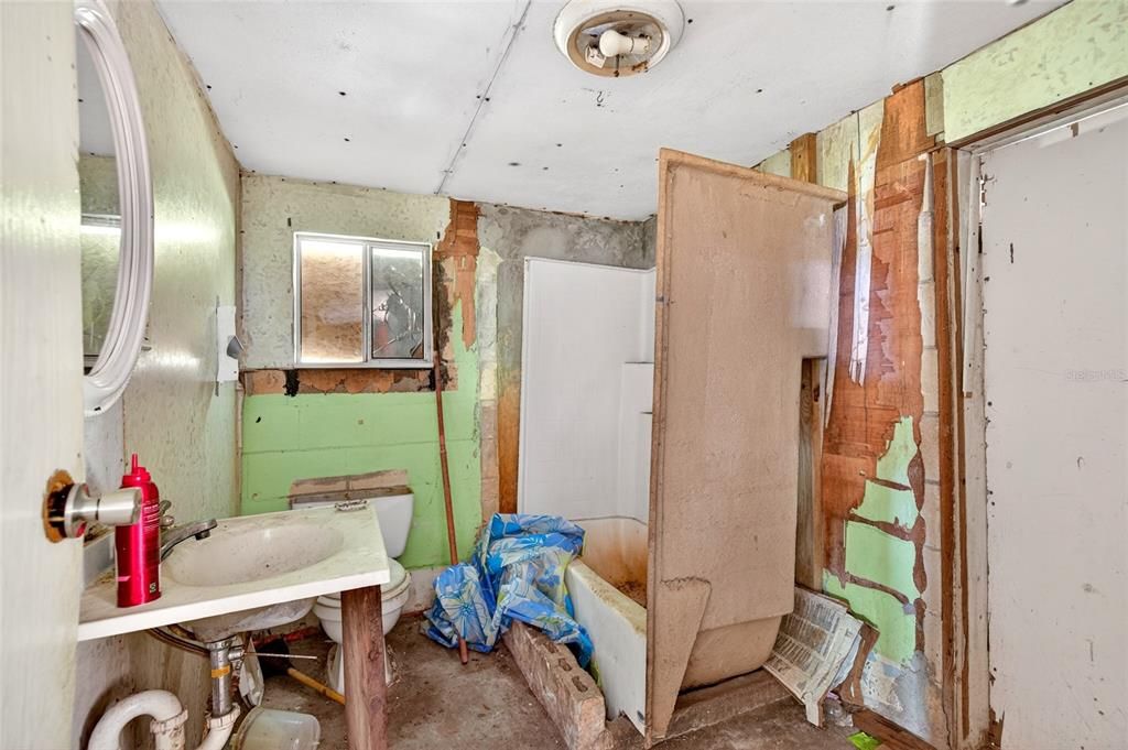 For Sale: $89,000 (3 beds, 1 baths, 1797 Square Feet)