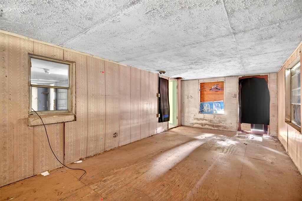 For Sale: $89,000 (3 beds, 1 baths, 1797 Square Feet)