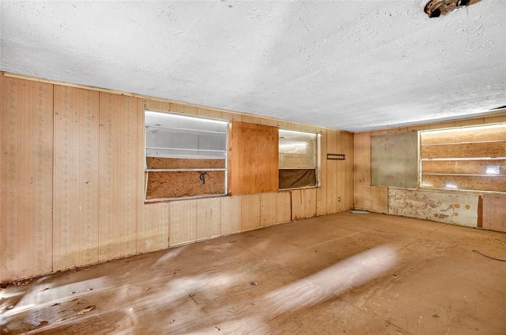 For Sale: $89,000 (3 beds, 1 baths, 1797 Square Feet)
