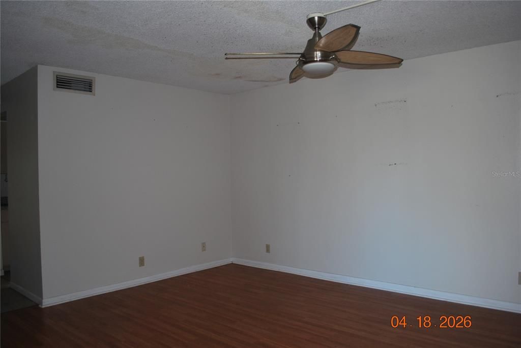 For Sale: $99,900 (2 beds, 1 baths, 1520 Square Feet)