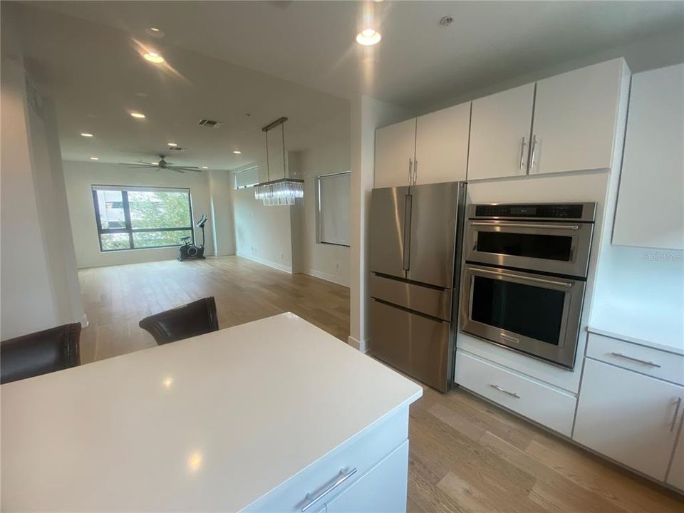 Active With Contract: $4,950 (3 beds, 3 baths, 2982 Square Feet)