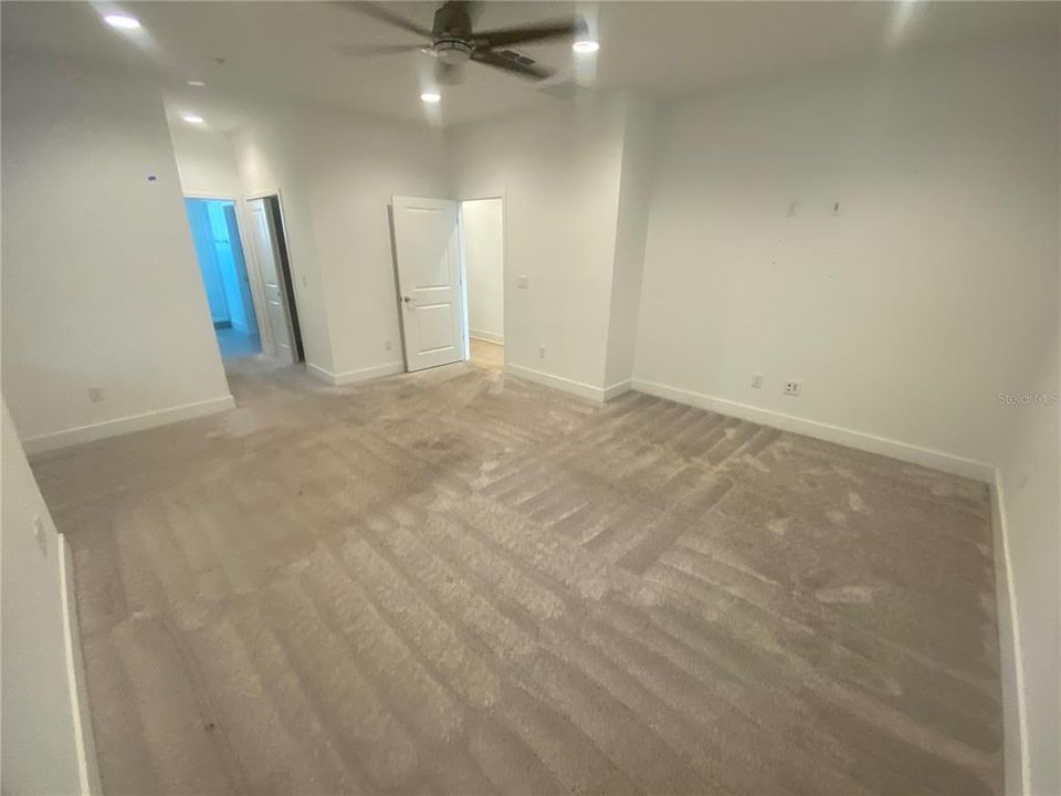 Active With Contract: $4,950 (3 beds, 3 baths, 2982 Square Feet)