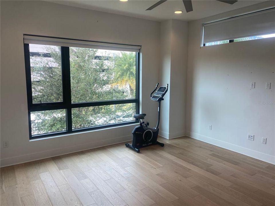 Active With Contract: $4,950 (3 beds, 3 baths, 2982 Square Feet)