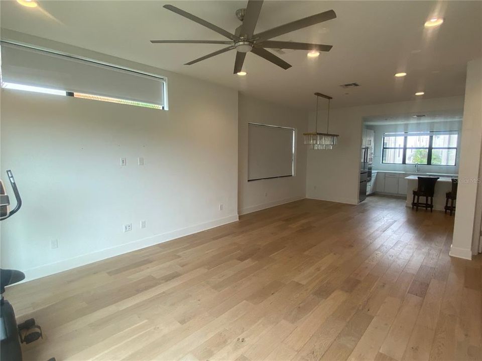 Active With Contract: $4,950 (3 beds, 3 baths, 2982 Square Feet)