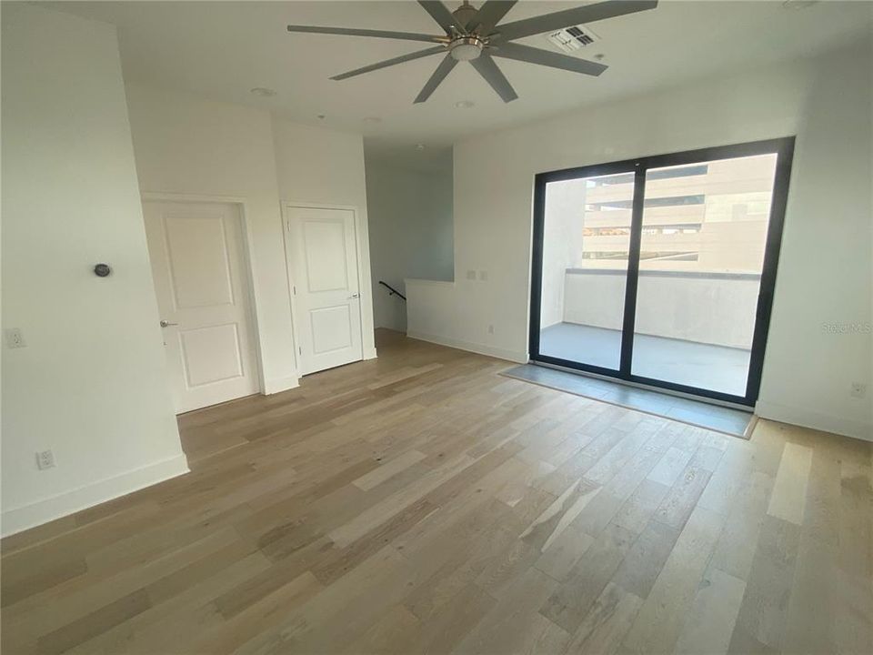 Active With Contract: $4,950 (3 beds, 3 baths, 2982 Square Feet)