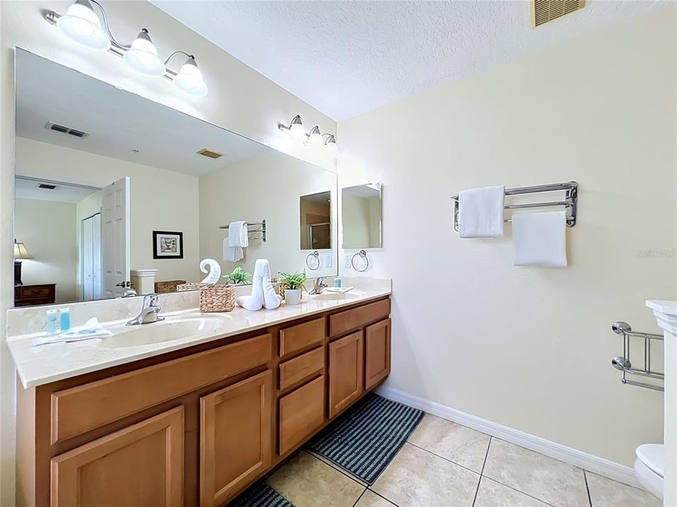 For Sale: $334,000 (4 beds, 2 baths, 1862 Square Feet)