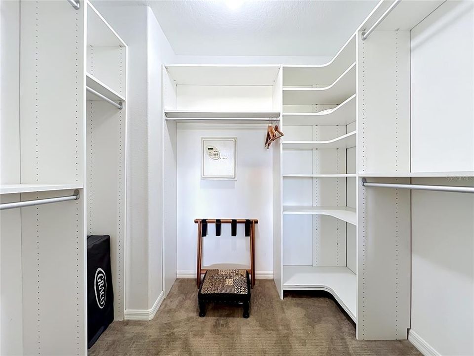 For Sale: $334,000 (4 beds, 2 baths, 1862 Square Feet)