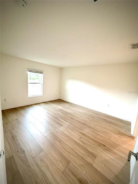 For Sale: $287,500 (3 beds, 2 baths, 1540 Square Feet)