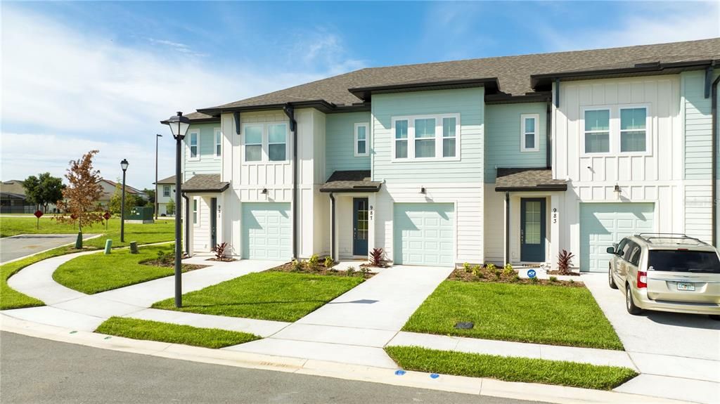 合同活跃: $329,990 (3 贝兹, 2 浴室, 1622 平方英尺)