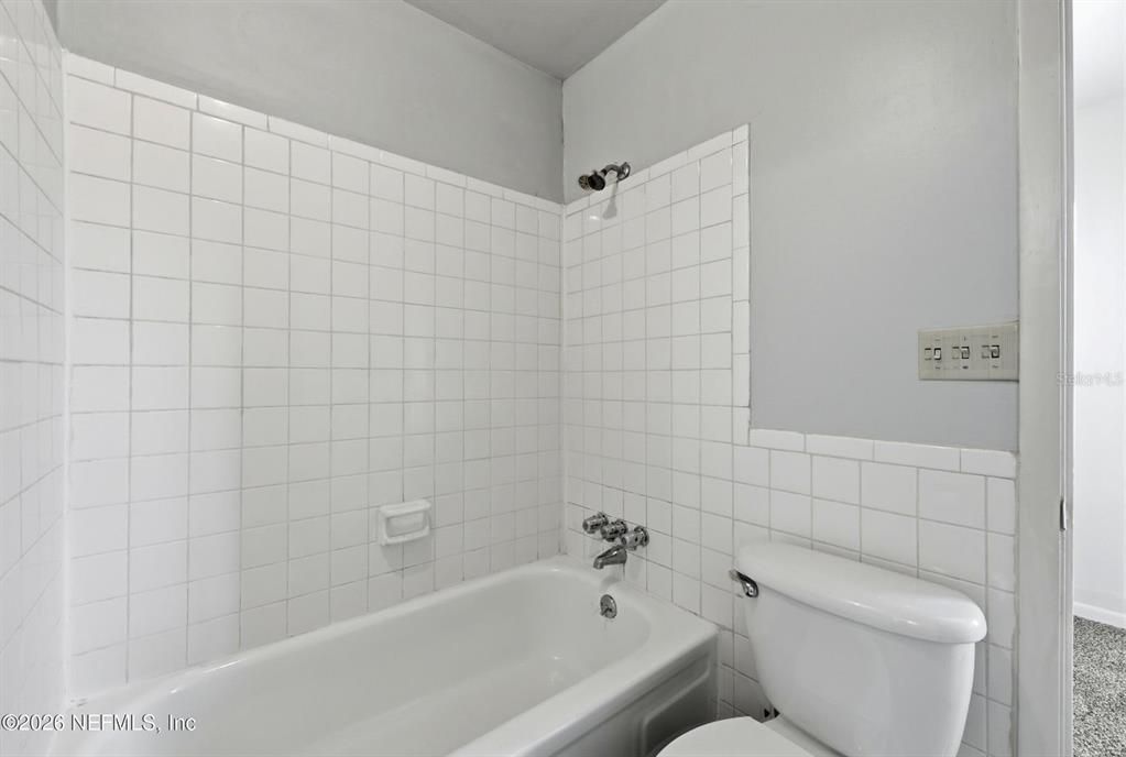 For Sale: $229,400 (3 beds, 2 baths, 1820 Square Feet)