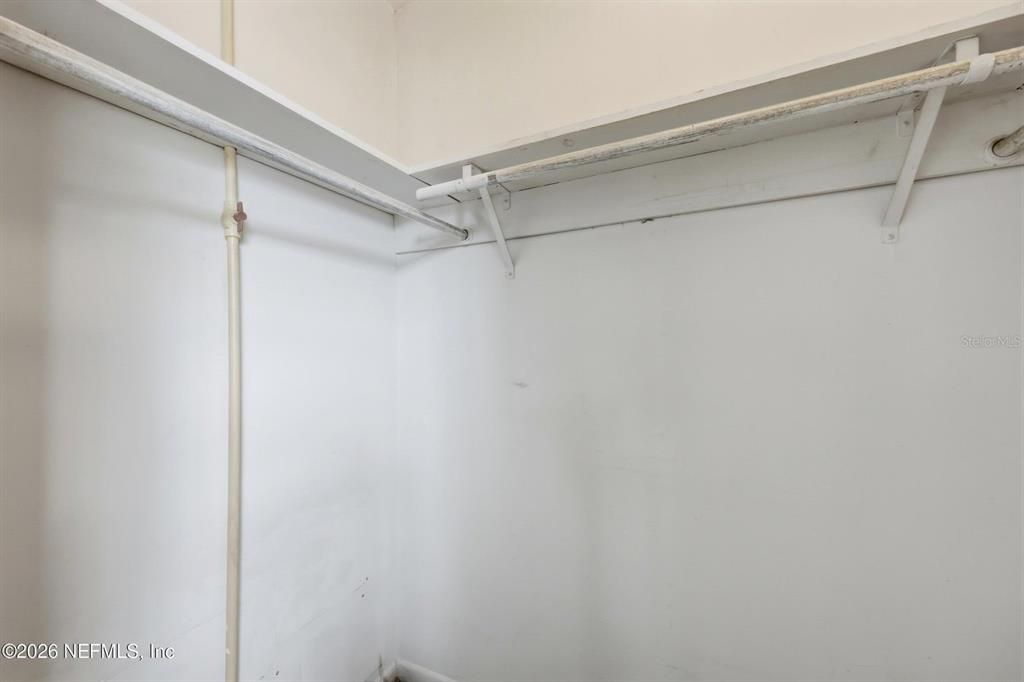 For Sale: $229,400 (3 beds, 2 baths, 1820 Square Feet)