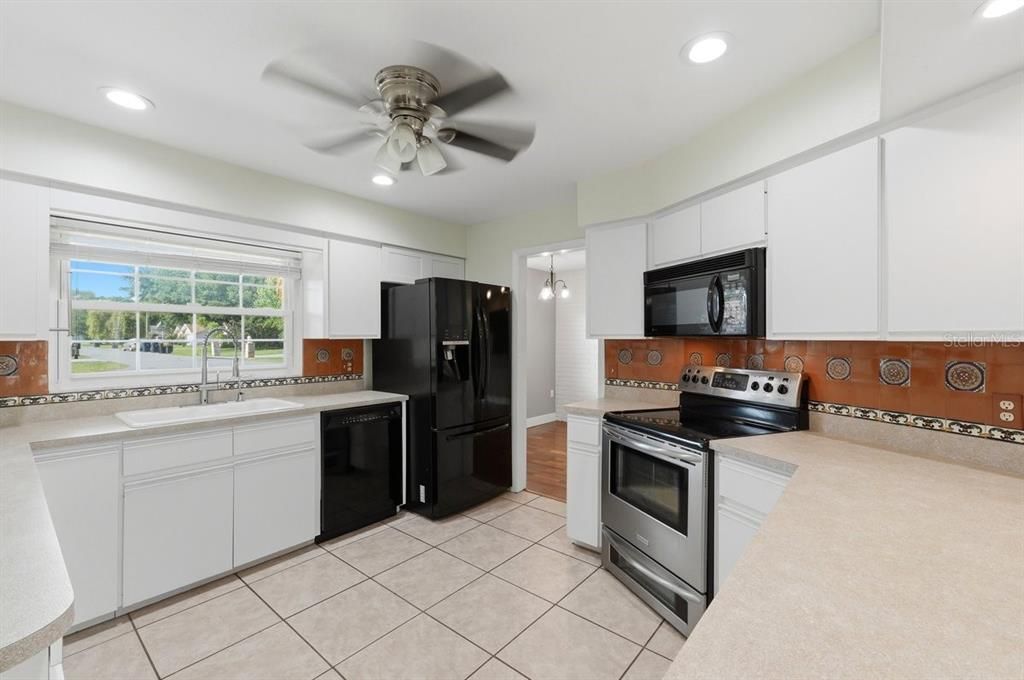 For Sale: $339,000 (3 beds, 2 baths, 1771 Square Feet)