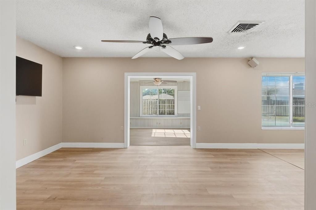For Sale: $339,000 (3 beds, 2 baths, 1771 Square Feet)