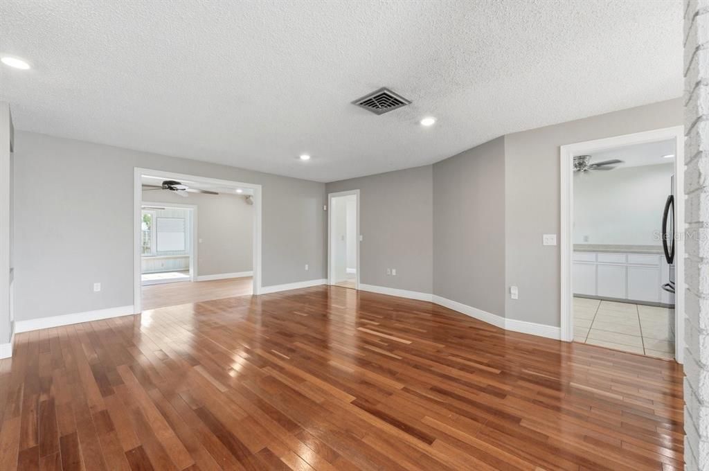 For Sale: $339,000 (3 beds, 2 baths, 1771 Square Feet)