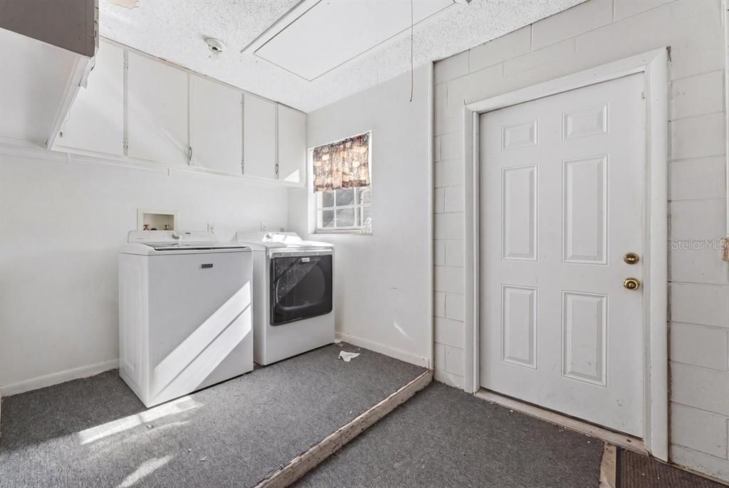For Sale: $339,000 (3 beds, 2 baths, 1771 Square Feet)