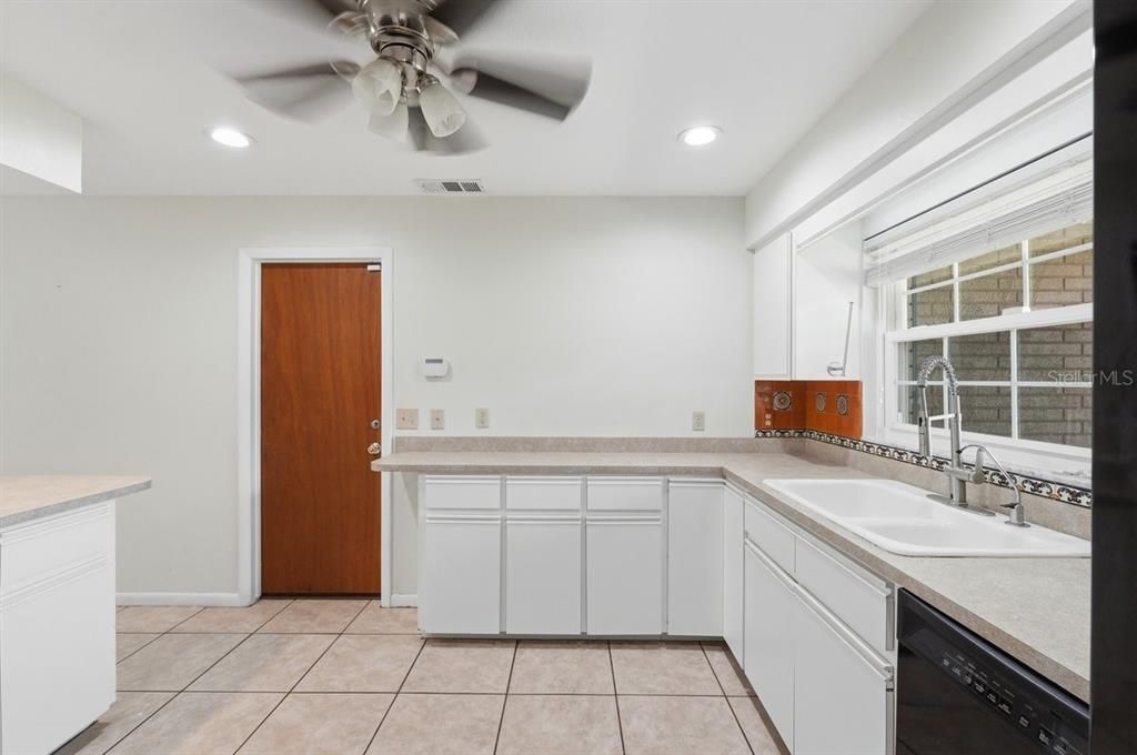 For Sale: $339,000 (3 beds, 2 baths, 1771 Square Feet)