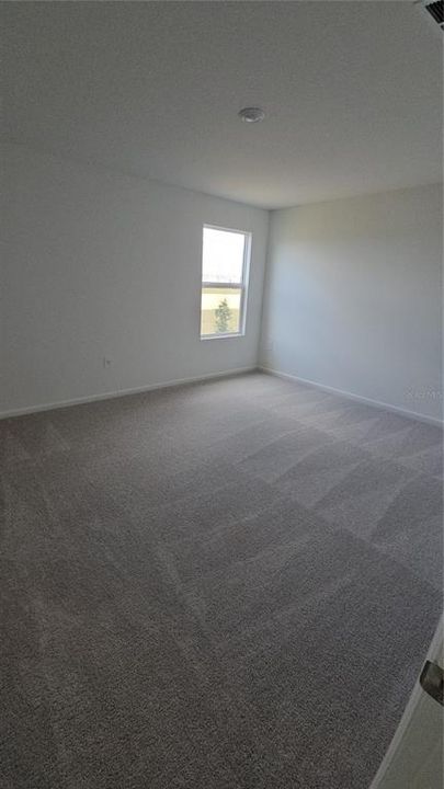 For Rent: $2,150 (5 beds, 2 baths, 2112 Square Feet)