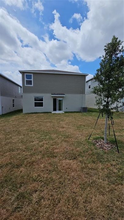 For Rent: $2,150 (5 beds, 2 baths, 2112 Square Feet)