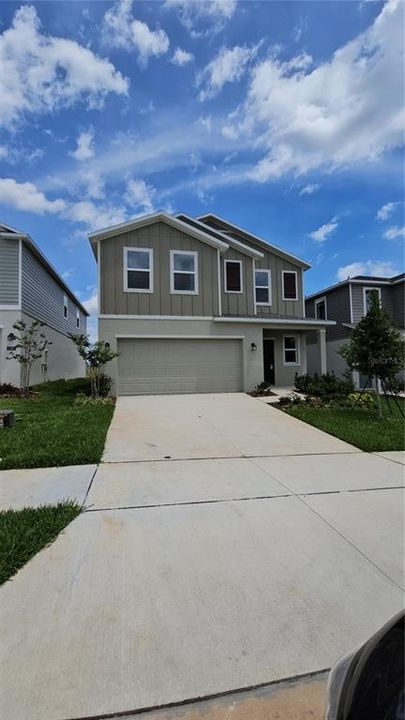 For Rent: $2,150 (5 beds, 2 baths, 2112 Square Feet)