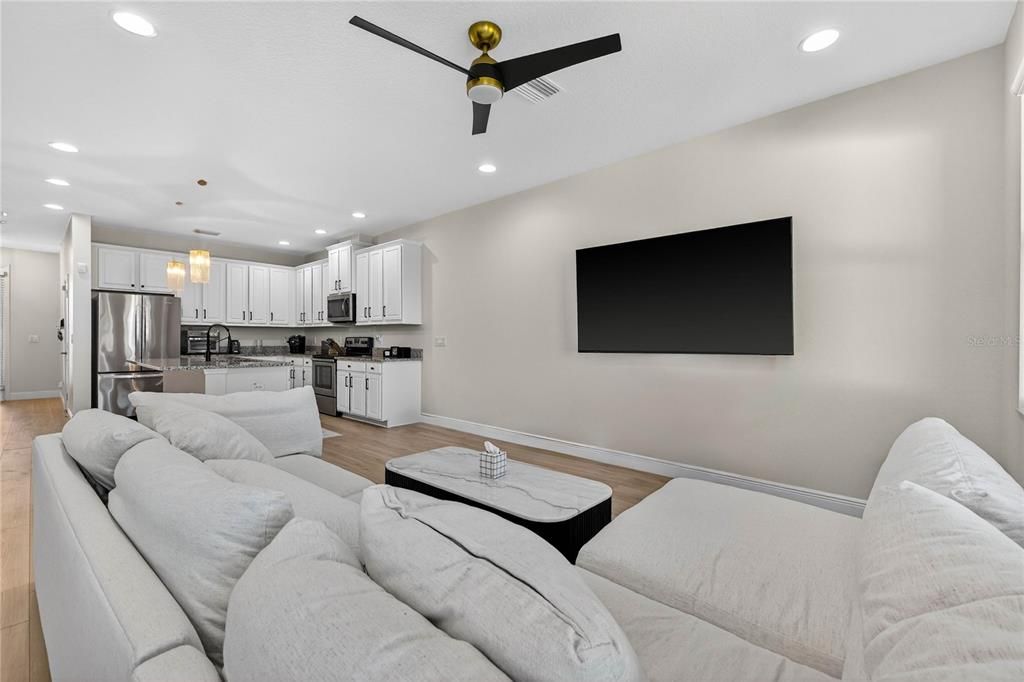 For Sale: $407,900 (3 beds, 2 baths, 1816 Square Feet)