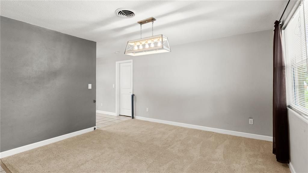 For Sale: $299,900 (4 beds, 1 baths, 1781 Square Feet)