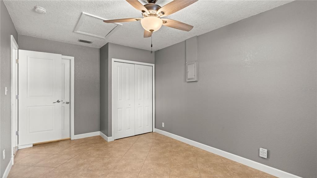 For Sale: $299,900 (4 beds, 1 baths, 1781 Square Feet)