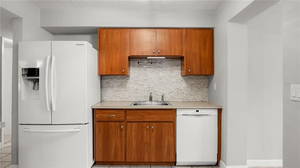 For Sale: $299,900 (4 beds, 1 baths, 1781 Square Feet)
