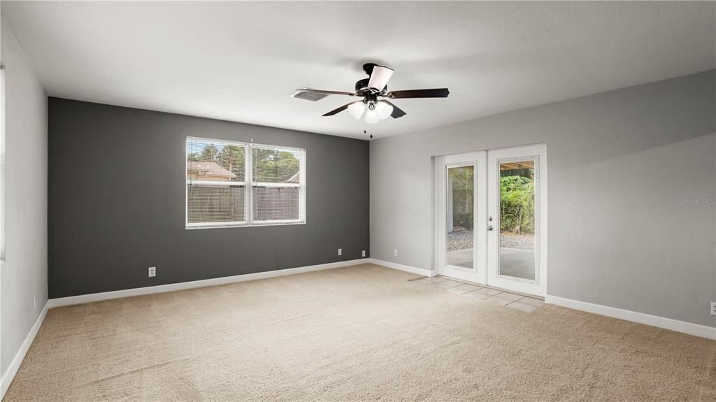 For Sale: $299,900 (4 beds, 1 baths, 1781 Square Feet)