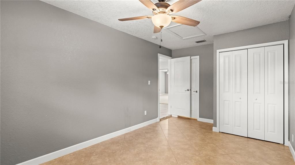 For Sale: $299,900 (4 beds, 1 baths, 1781 Square Feet)