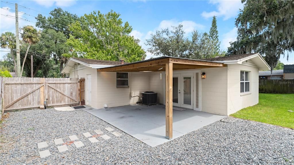 For Sale: $299,900 (4 beds, 1 baths, 1781 Square Feet)