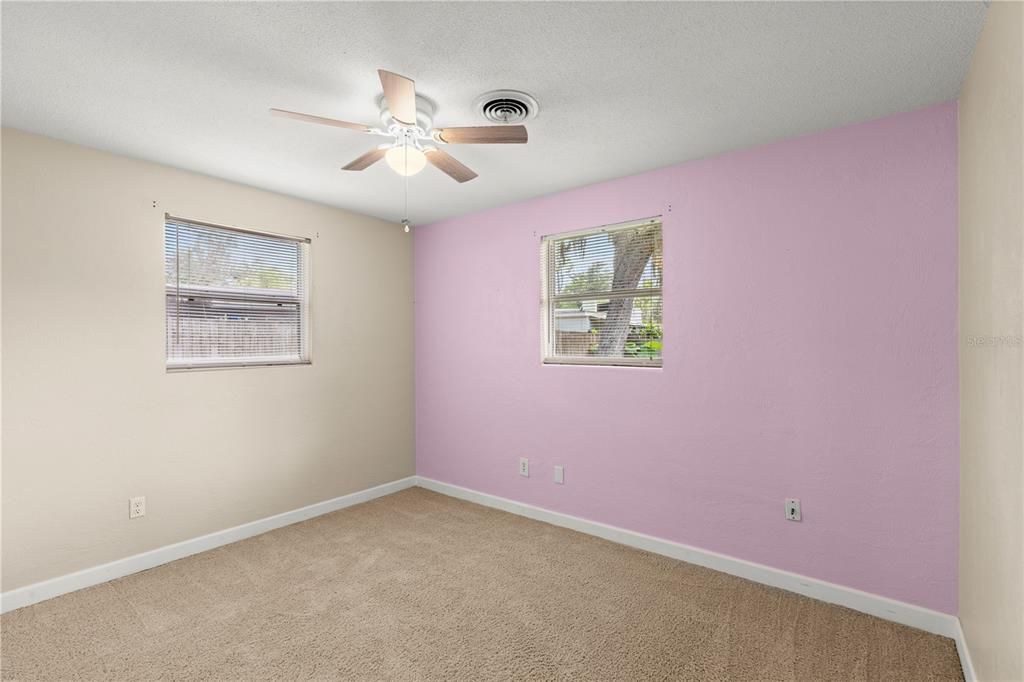 For Sale: $299,900 (4 beds, 1 baths, 1781 Square Feet)