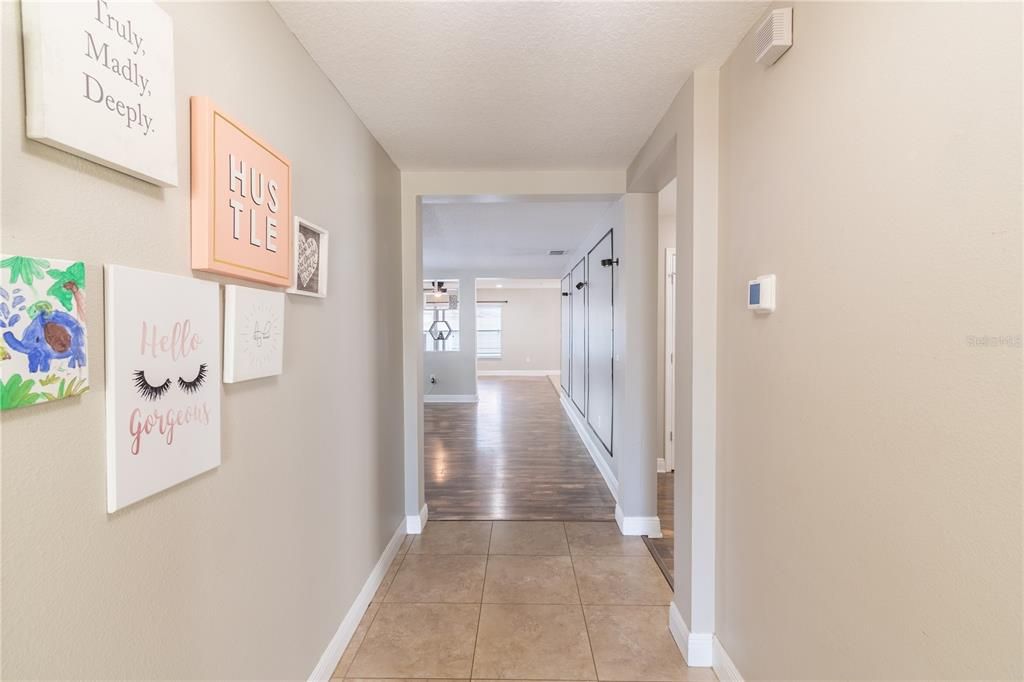 En Venta: $425,000 (3 camas, 2 baños, 1920 Pies cuadrados)